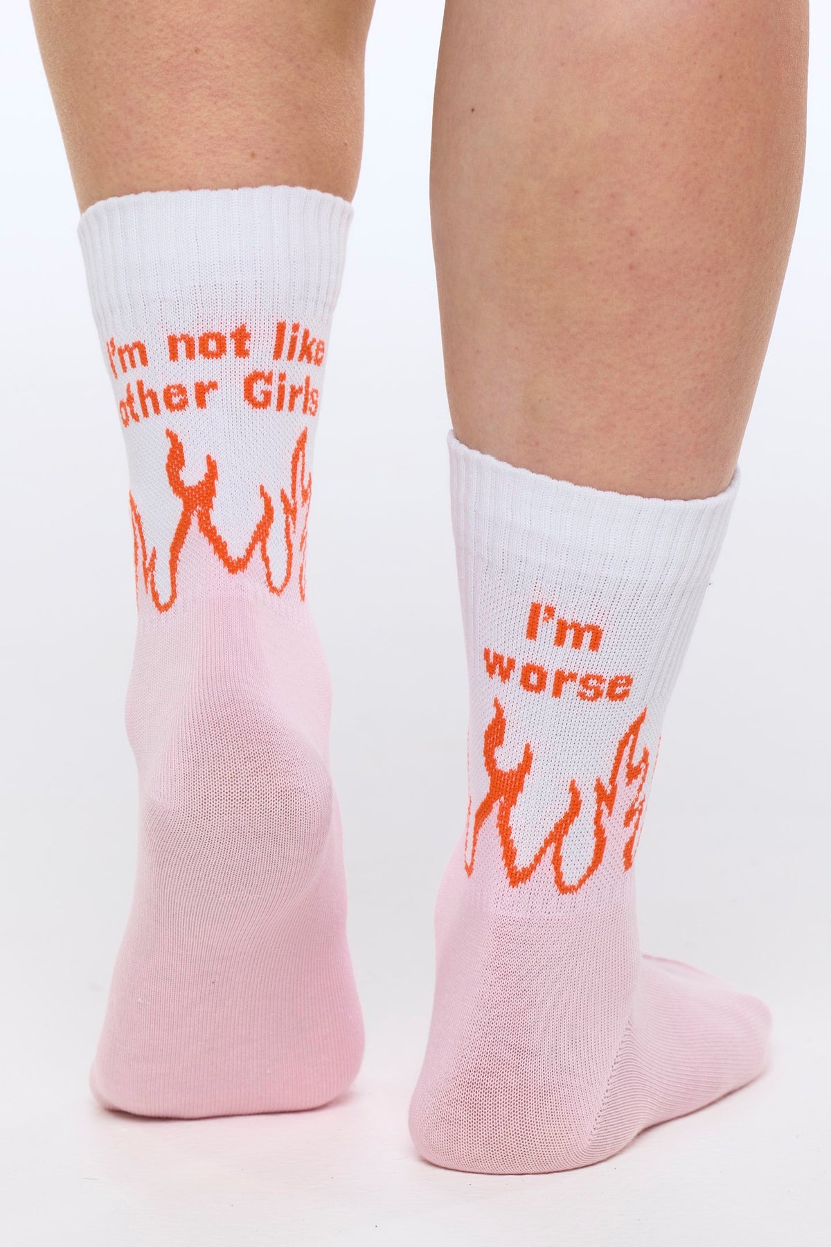 I'M NOT LIKE OTHER GIRLS / I'M WORSE -luomupuuvillasukat