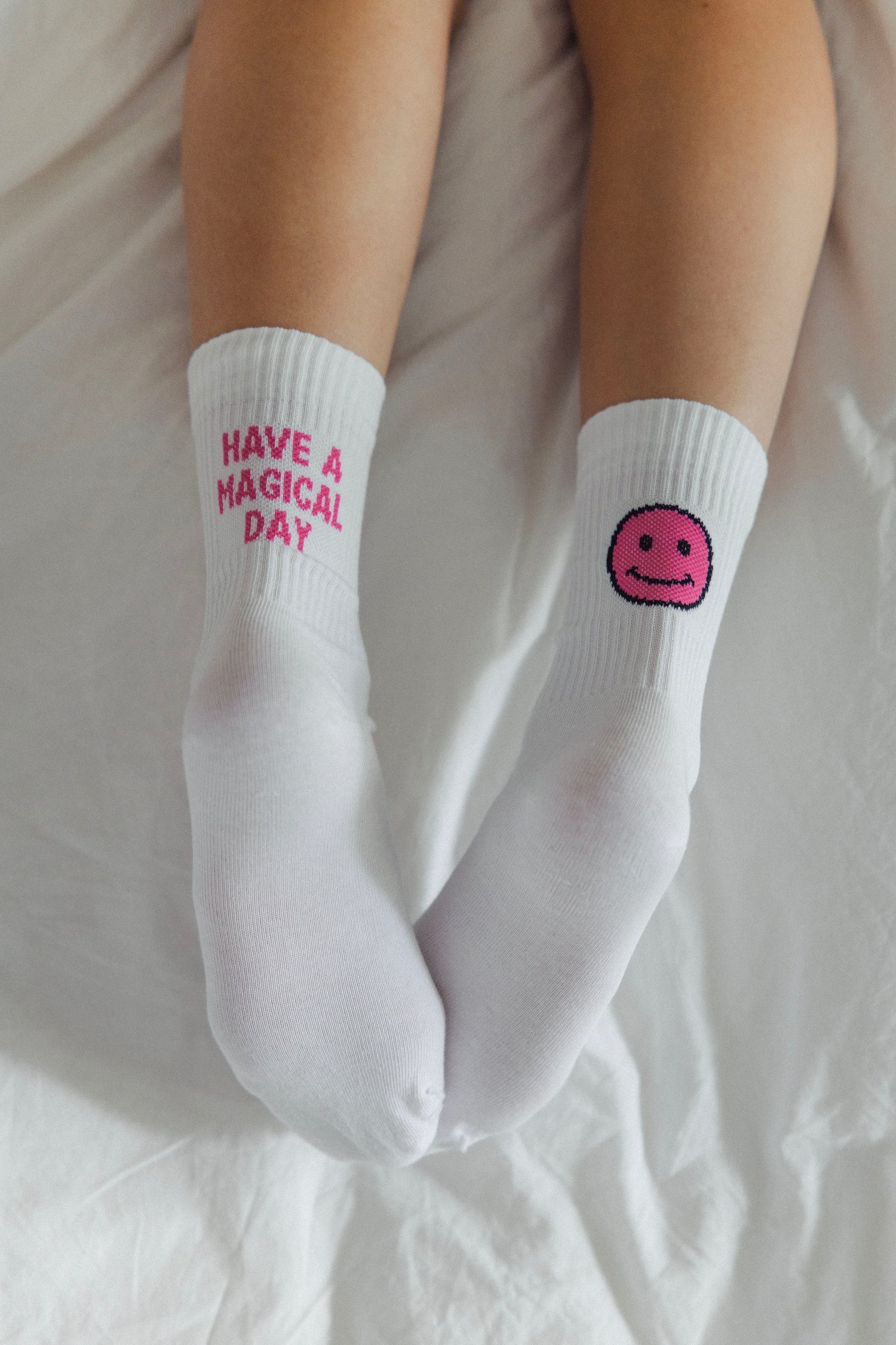 Puuvillasukat - Valkoinen-pinkki / Have a magical day