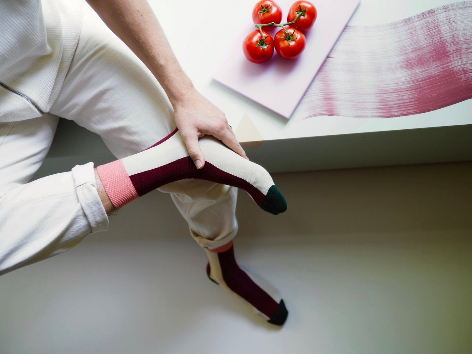 JALAT — designed by HANNA-RIIKKA HEIKKILÄ × SIDOSTE. Kolmen sukkaparin pakkaus.