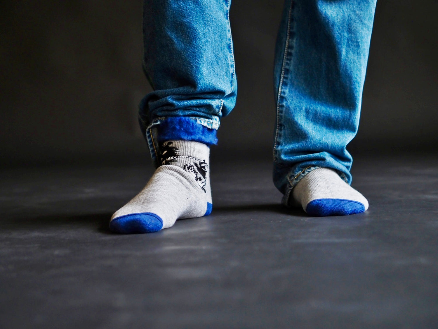 Haisuli nuotiolla, pörrösukat