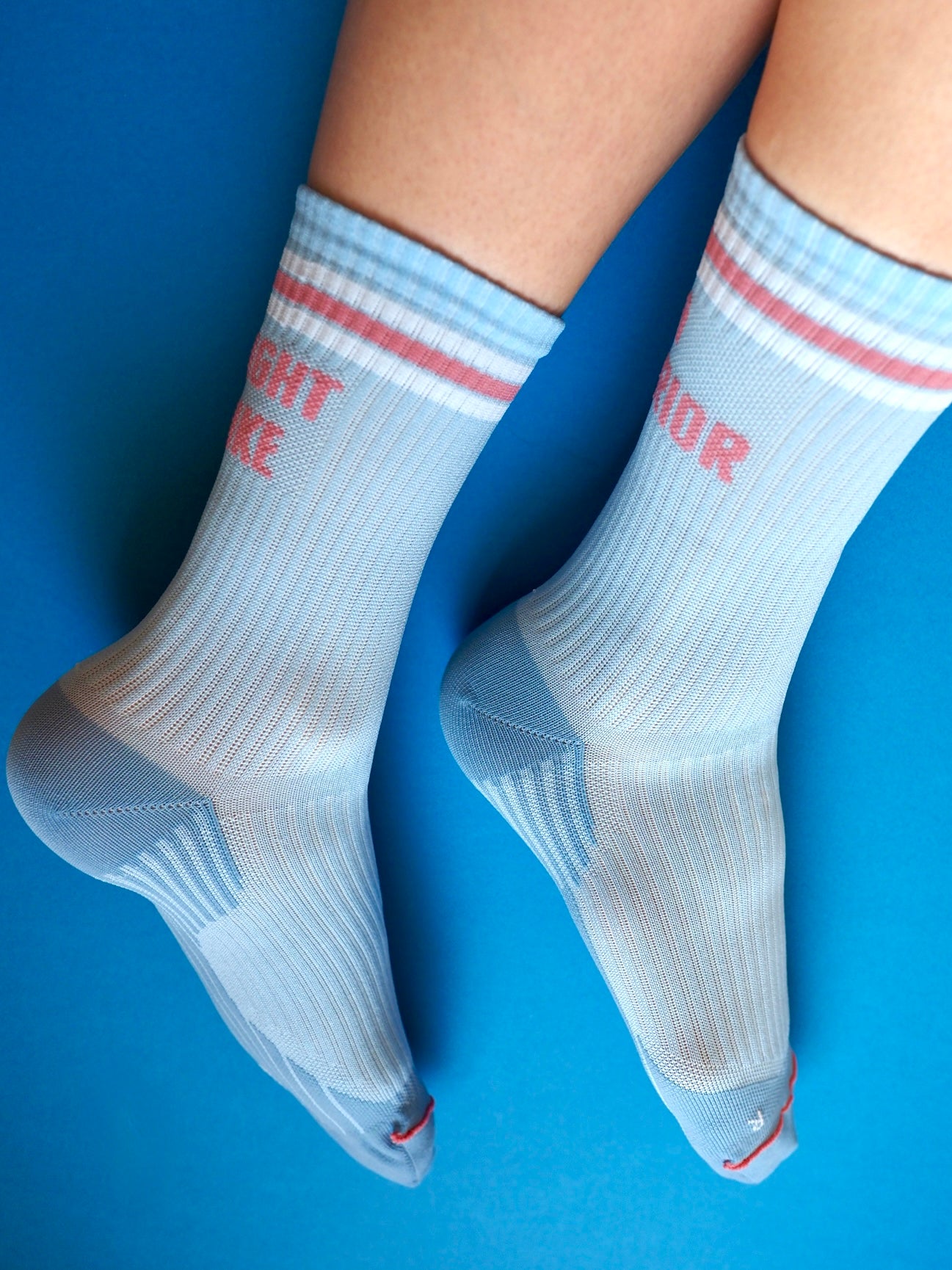 Fight like a warrior, vaaleansiniset urheilusukat