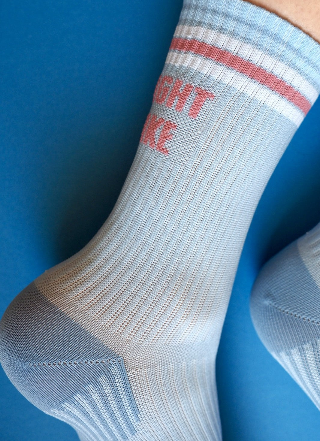 Fight like a warrior, vaaleansiniset urheilusukat