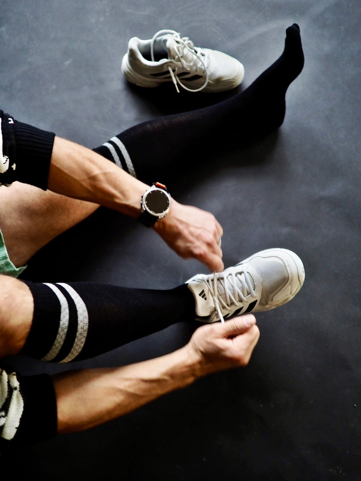 Merinovillainen kompressiosukka - Musta