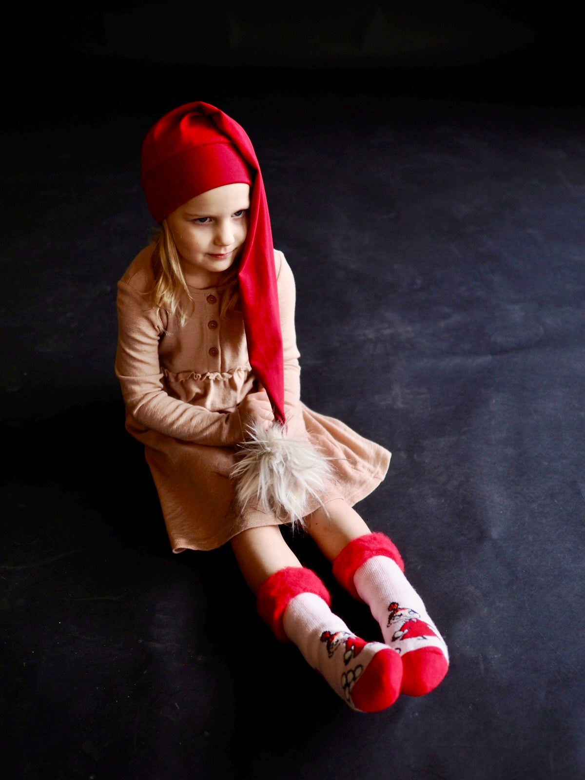 Pikku Myyn lumilinna, lasten pörrösukat