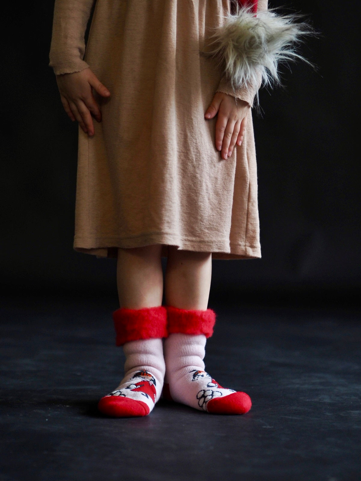 Pikku Myyn lumilinna, lasten pörrösukat