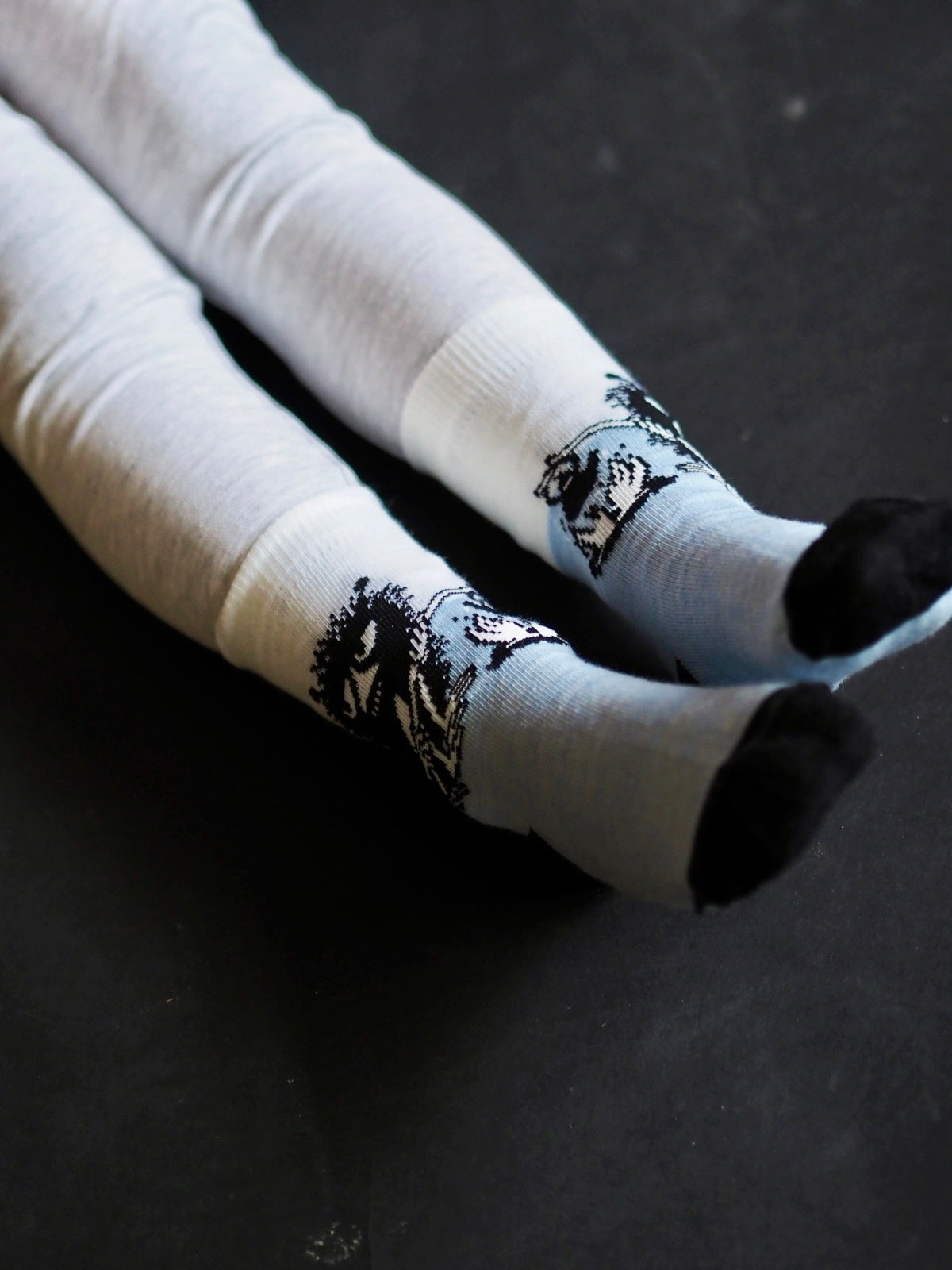 Lasten Haisuli nuotiolla, ohuet merinovillasukat