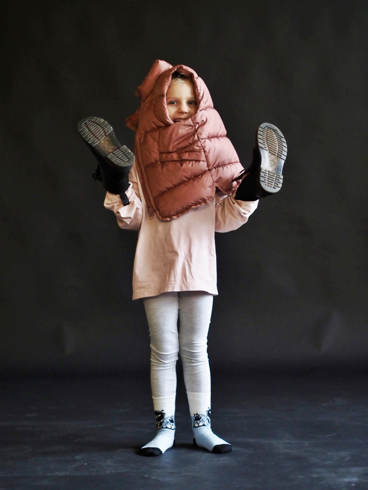 Lasten Haisuli nuotiolla, ohuet merinovillasukat